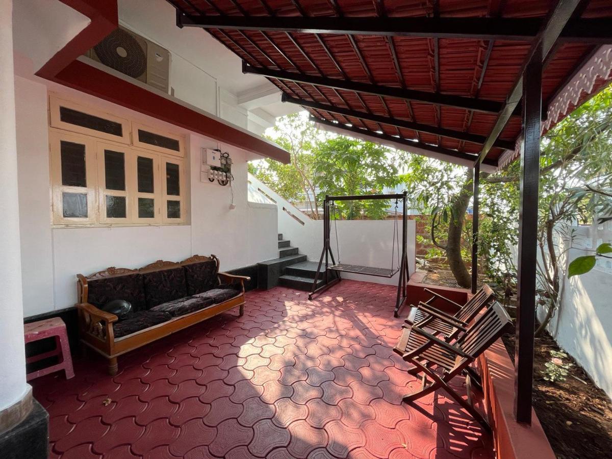 Gayatri Homestay Ratnāgiri 外观 照片